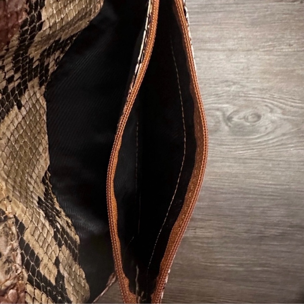 🌻 NWOT! KENNETH COLE Tan with Snakeskin Wristlet/Clutch/Wallet - Picture 7 of 7